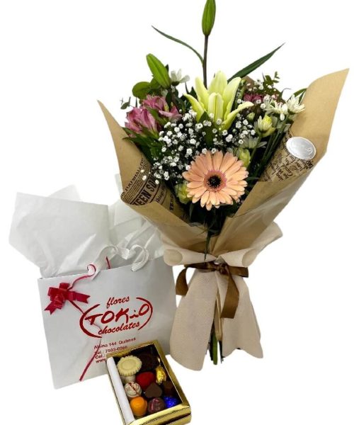 Combo F - Ramo Primavera y Caja Dorada con 250 g de bombones.