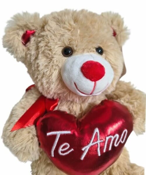 Alternative view of Oso beige con corazón   rojo Te Amo.